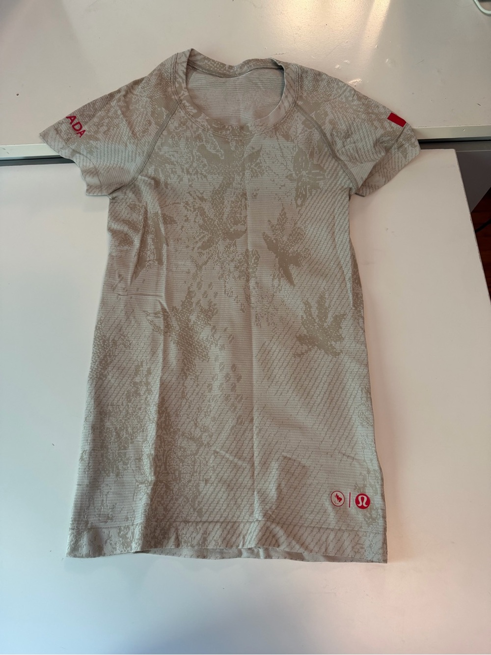 Lululemon Team Canada Short Sleeve Swiftly Tech Hip Length